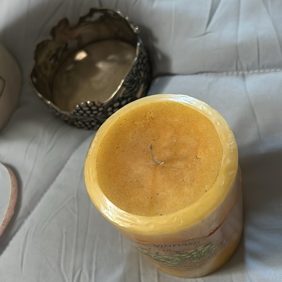 Glass wine decor & classic Chardonnay candle with holder - Picture 10 of 13